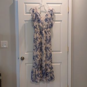 Printed V-Neck Ruffle Maxi Dress | Express | Small Petite